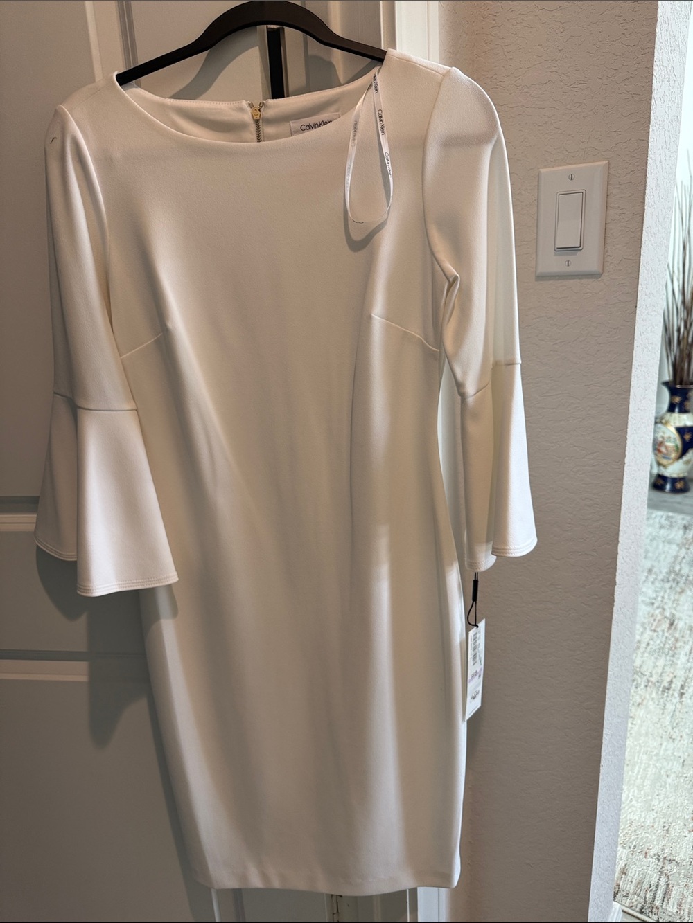 Calvin Klein Cream Bell-Sleeve Shift Dress